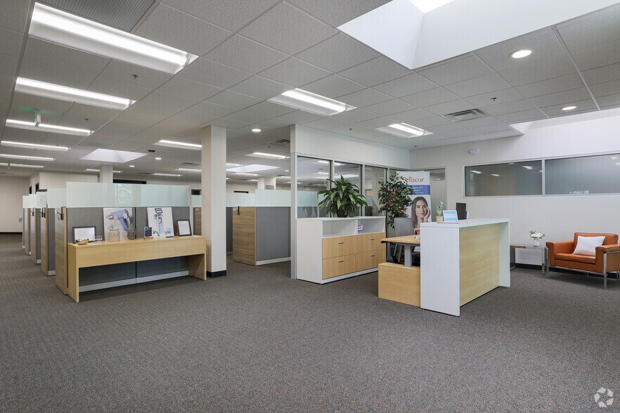 More Photos Of 34 Commerce Way, Woburn Research And Development For Lease