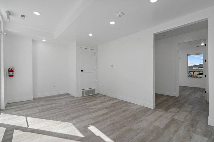 More Photos Of 140 S Main St, Lindon Medical For Lease