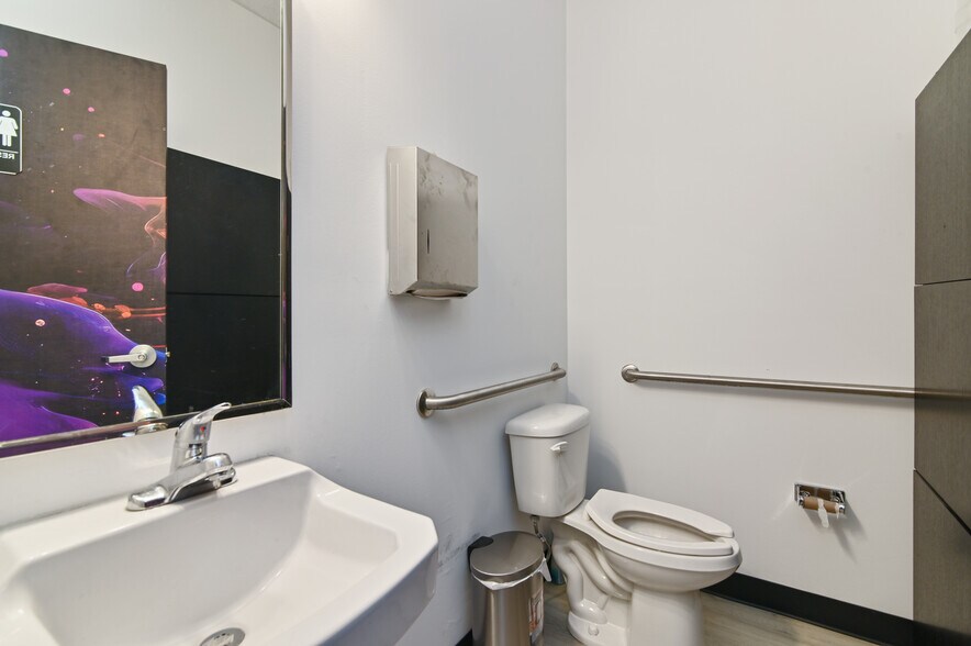 More Photos Of 2870 Clarcona Rd, Apopka Warehouse For Sale