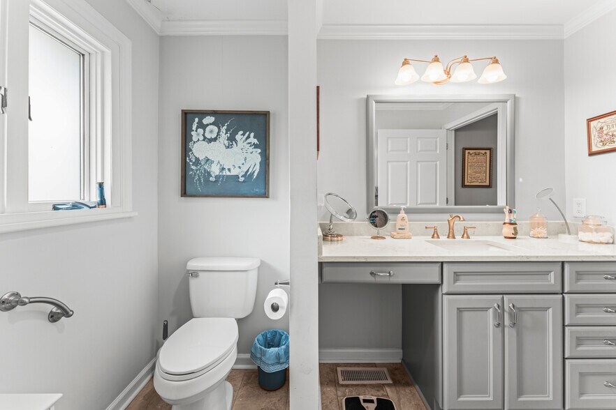 More Photos Of 128 Killian Farm Rd, Stanley Medical For Lease