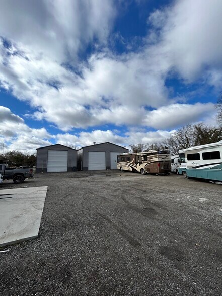 More Photos Of 615 N Back River Rd, Hampton Warehouse For Sale