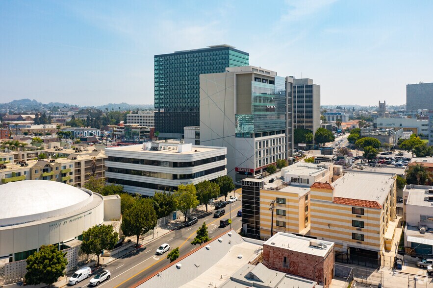 More Photos Of 3251 W 6th St, Los Angeles Office For Lease