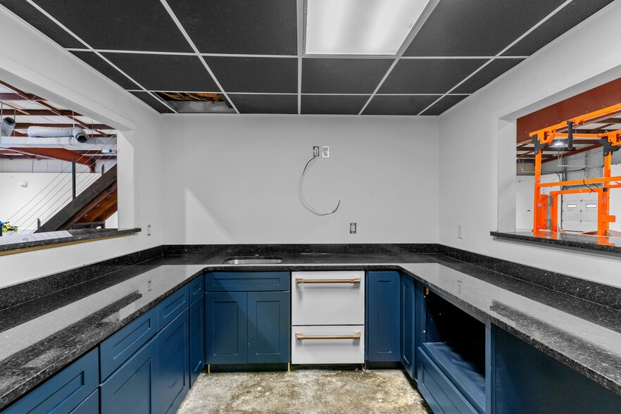 More Photos Of 1155 Victory Hwy, Burrillville Warehouse For Lease