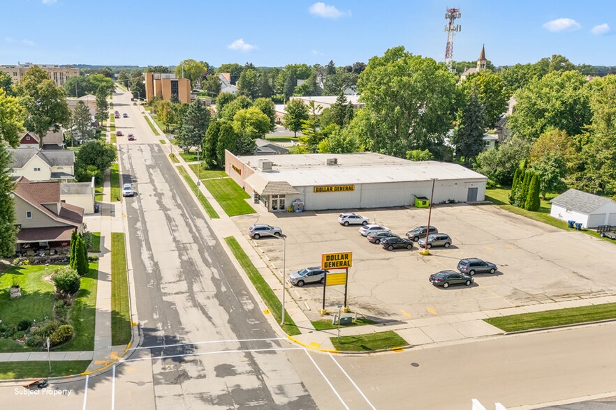 More Photos Of 331 E Center St, Juneau Storefront For Sale