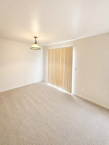 More Photos Of 4955-4959 Elizabeth St N, Keizer Apartments For Sale