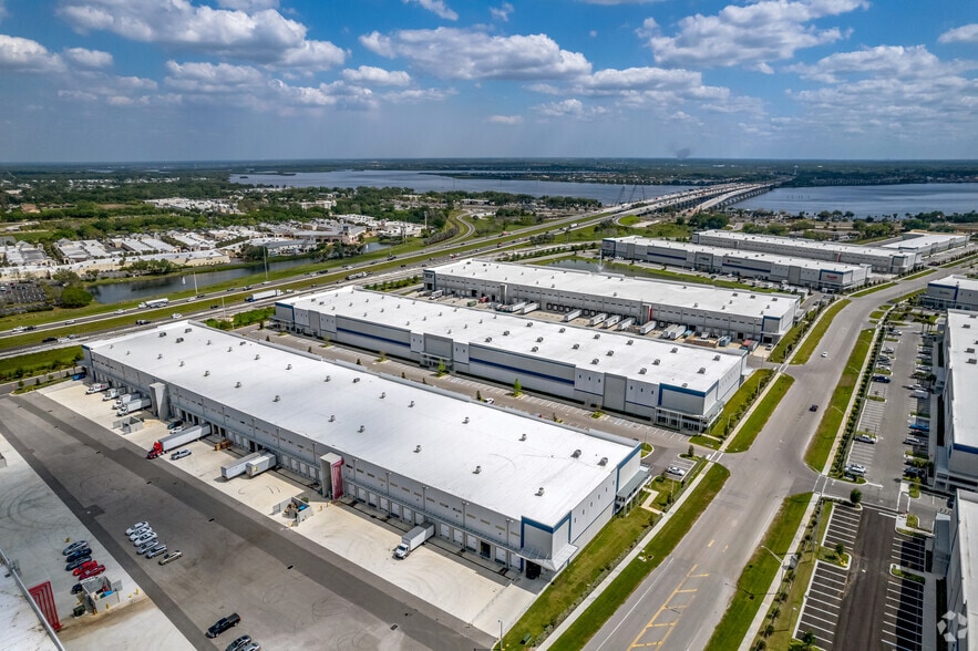 More Photos Of 2510 51st Ave E, Palmetto Warehouse For Lease