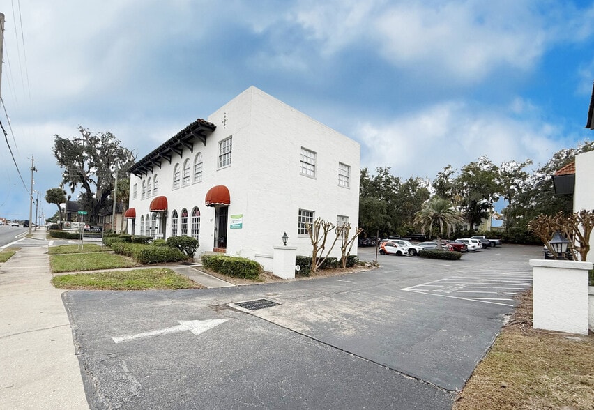 More Photos Of 818-824 E Silver Springs Blvd, Ocala Office For Lease