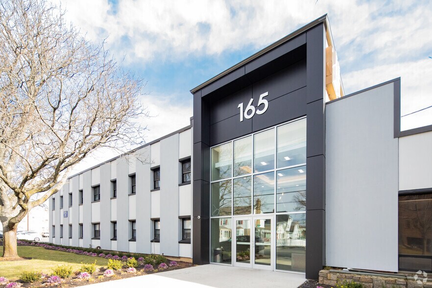 More Photos Of 165 N Village Ave, Rockville Centre Office For Lease