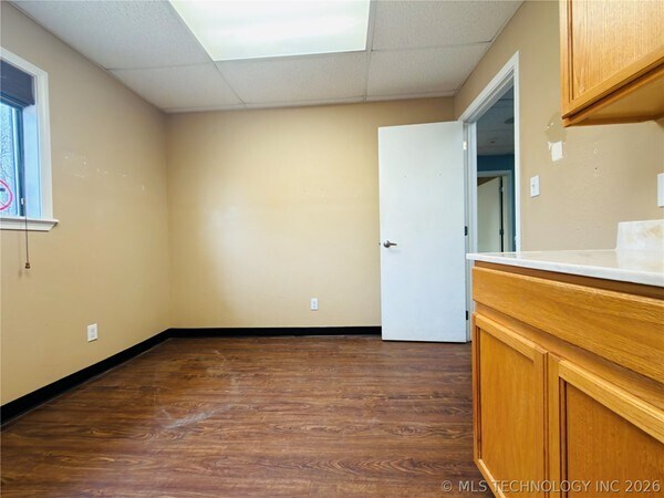 More Photos Of 1002 E Cherry St, Cushing Medical For Sale