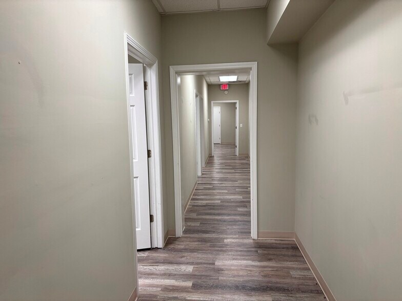 More Photos Of 4212 W Irving Park Rd, Chicago Office For Sale