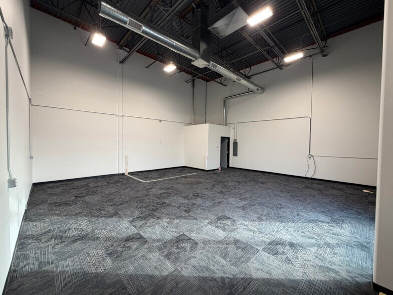 More Photos Of 230 Cutler Dr, North Salt Lake Warehouse For Lease