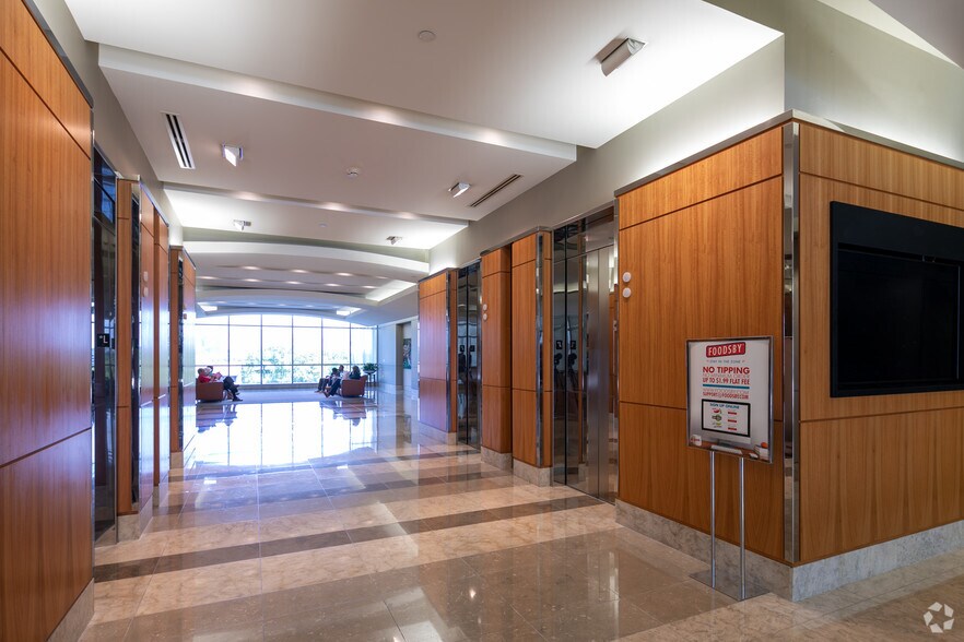 More Photos Of 5673 Peachtree Dunwoody Rd NE, Atlanta Medical For Lease