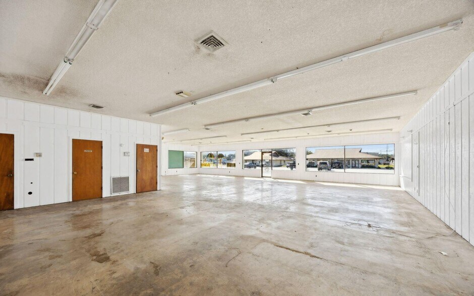 More Photos Of 819 S Moody Rd, Palatka Freestanding For Sale