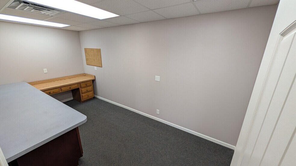 More Photos Of 922 Division St, Mishawaka Storefront Retail Office For Sale