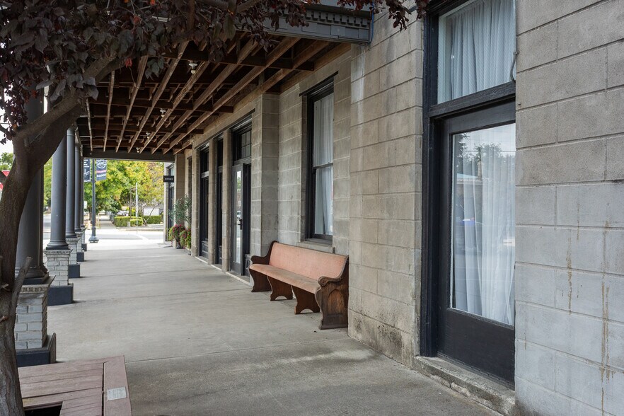 More Photos Of 479 B St, Biggs Storefront Retail Office For Sale