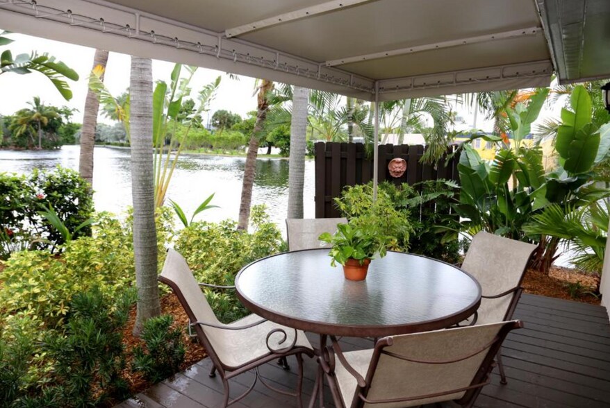 More Photos Of 2133-2209 NE 26th St, Wilton Manors Hotel For Sale