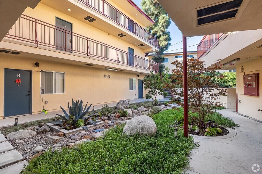 More Photos Of 3320 Redondo Beach Blvd, Torrance Apartments For Sale