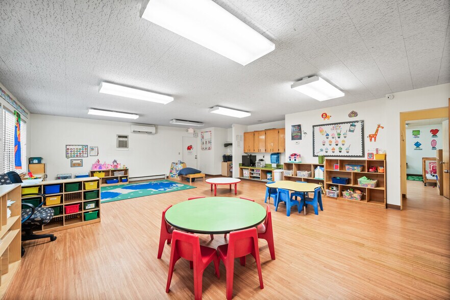 More Photos Of 12975 SW Grant St, Tigard Daycare Center For Sale