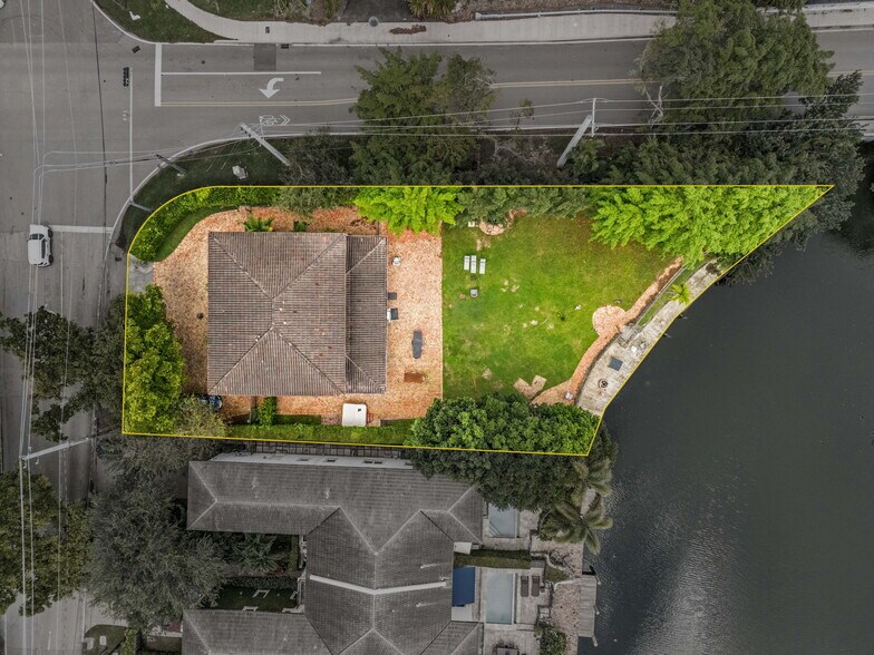 More Photos Of 4801 University Dr, Coral Gables Apartments For Sale
