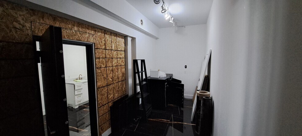 More Photos Of 21-23 N Dean St, Englewood Freestanding For Lease