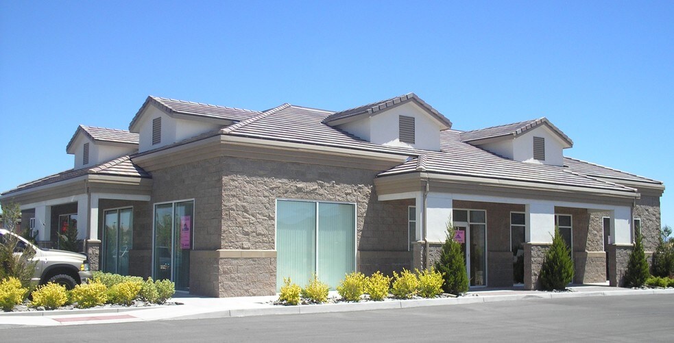 More Photos Of 1675 Robb Dr, Reno Storefront Retail Office For Lease