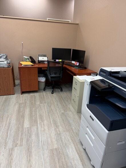 More Photos Of 6206 W Desert Inn Rd, Las Vegas Office For Lease