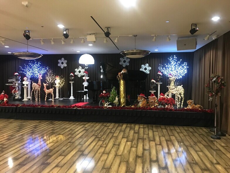 More Photos Of 950 Roosevelt Ave, Irvine Loft Creative Space For Sale