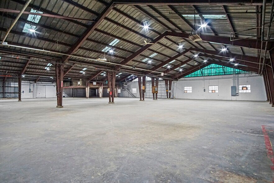 More Photos Of 1639 NW 5th St, Oklahoma City Manufacturing For Sale