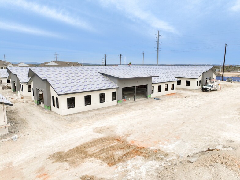 More Photos Of 211 Crossing Ave, San Antonio Office For Sale