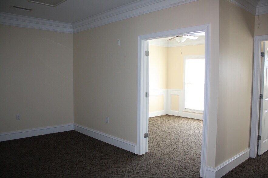 More Photos Of 3950 Cobb Pky NW, Acworth Office For Lease