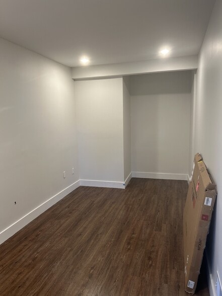 More Photos Of 721 N Wood Ave, Linden Office Residential For Lease