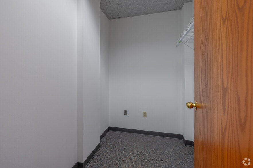 More Photos Of 839 Marshall Phelps Rd, Windsor Loft Creative Space For Sale