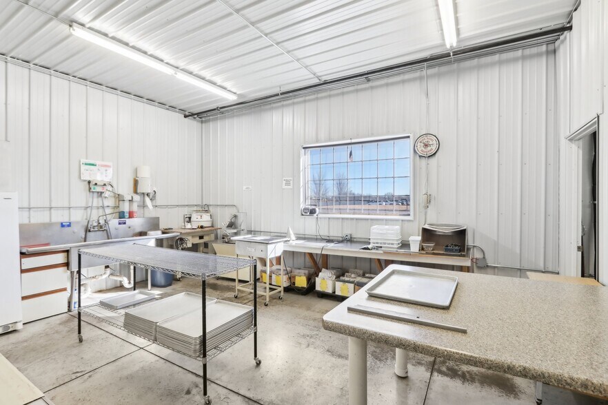 More Photos Of 680 Enterprise Dr, Lake Mills Freestanding For Lease