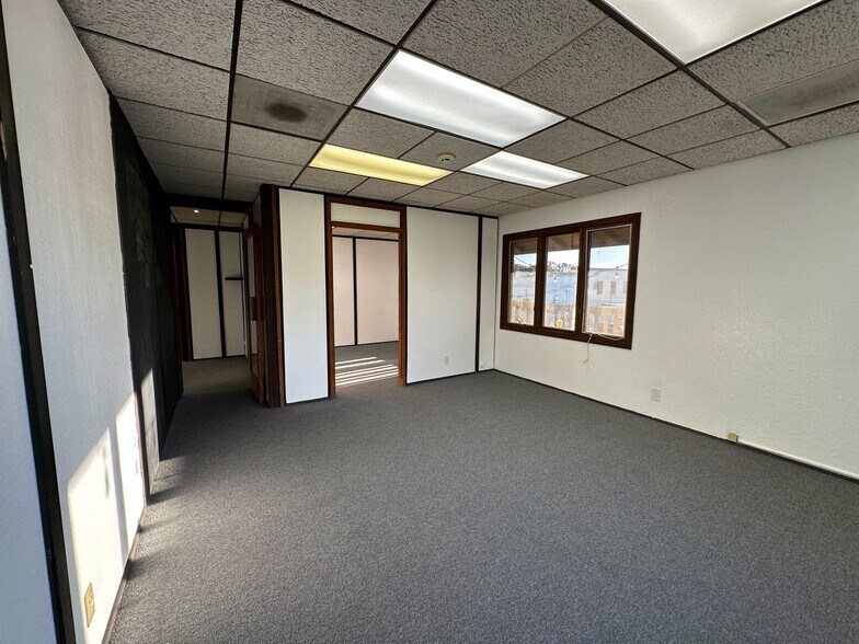 More Photos Of 110 Civic Center Dr, Vista Office For Sale