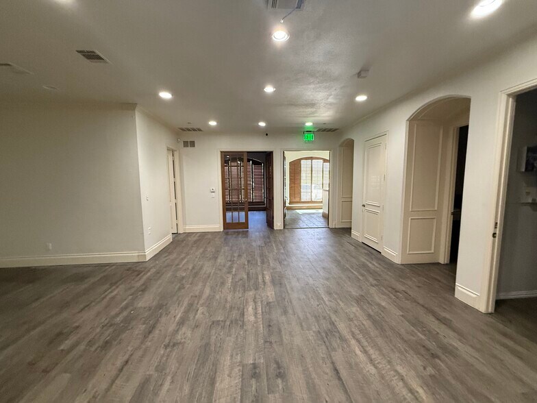 More Photos Of 5301 Village Creek Dr, Plano Office For Lease
