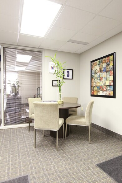 More Photos Of 1550 Old Henderson Rd, Columbus Office For Lease