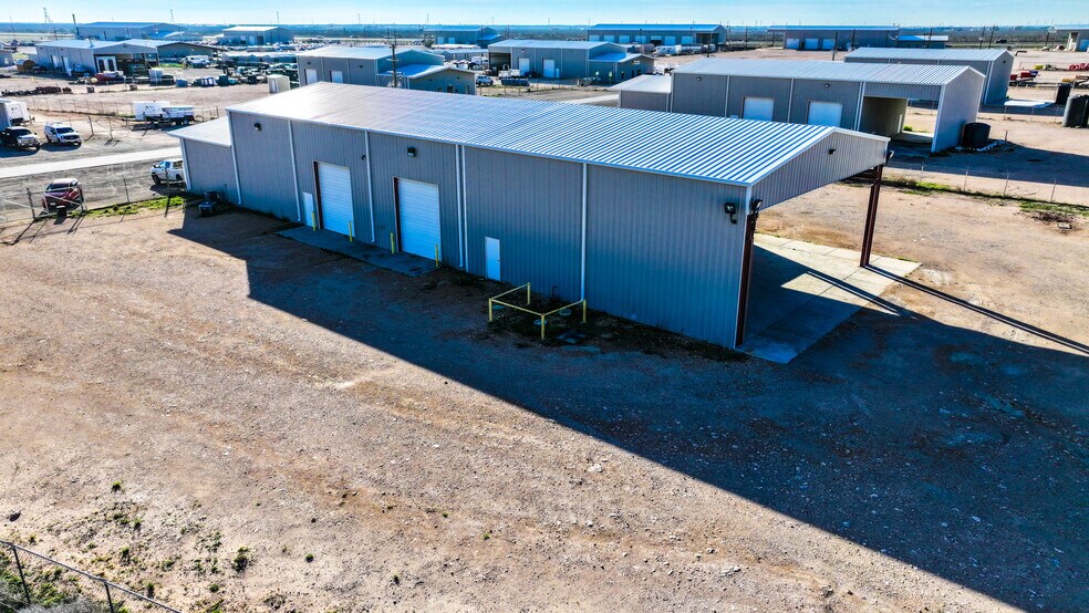 More Photos Of 3201 N County Road 1107, Midland Warehouse For Lease