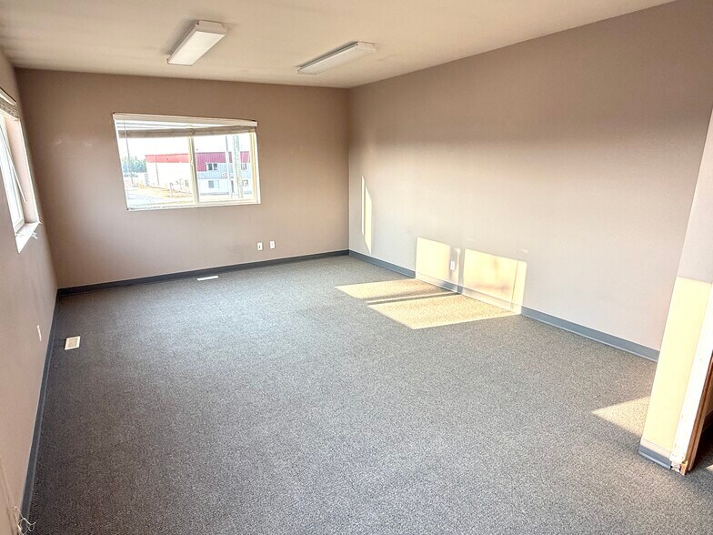 More Photos Of 39207 Range Road 271, Red Deer County Truck Terminal For Sale