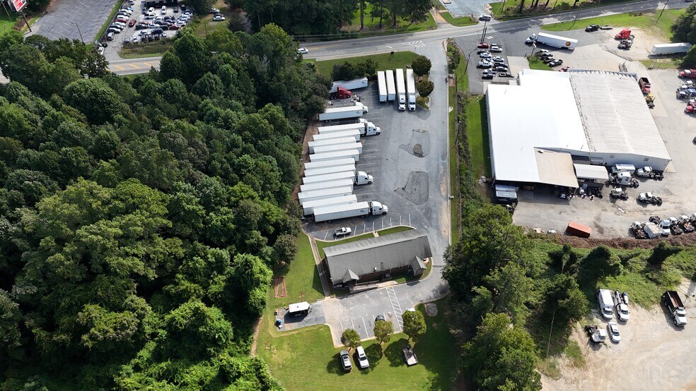 More Photos Of 5277 Moreland Ave, Ellenwood Office For Lease