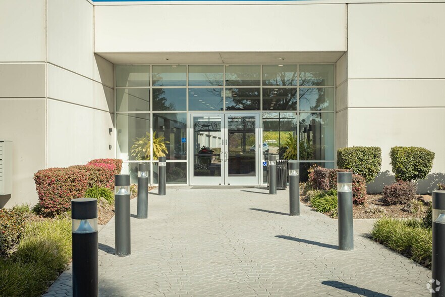 More Photos Of 4630 Northgate Blvd, Sacramento Unknown For Lease