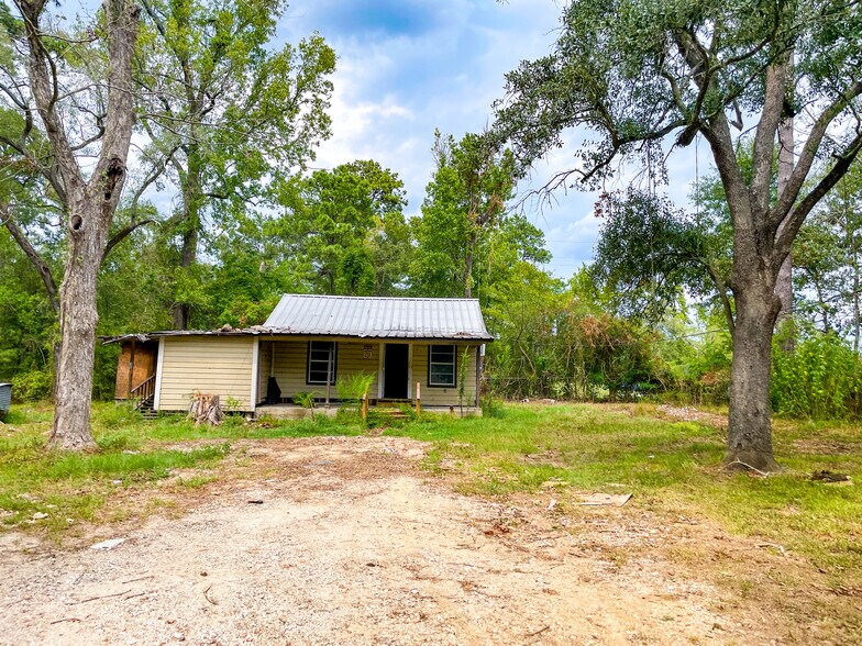 More Photos Of 2305 N Main St, Vidor Flex For Sale