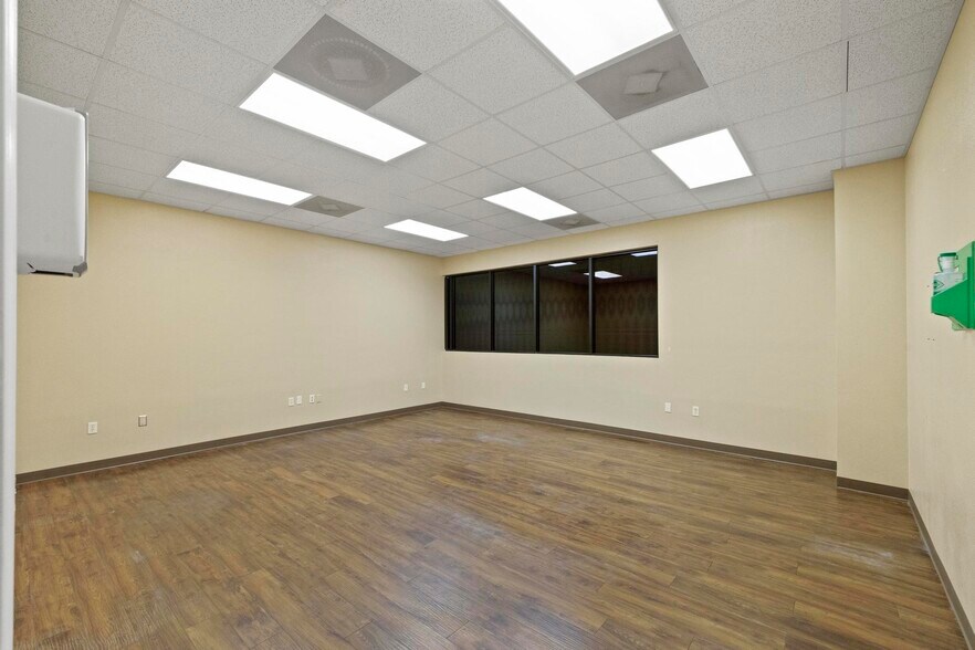 More Photos Of 1851 St Mary Ave, Pensacola Medical For Lease