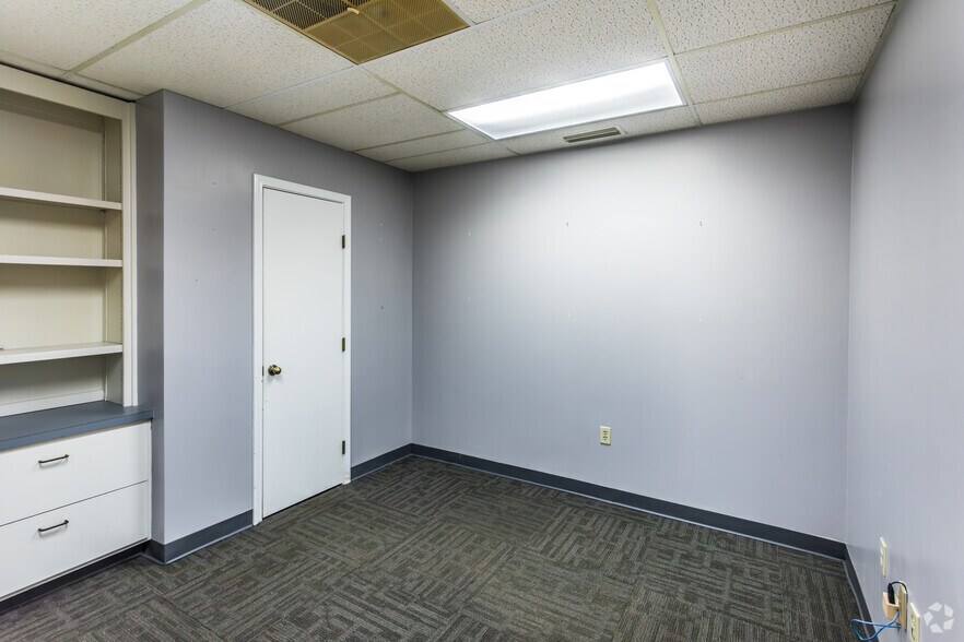 More Photos Of 11215 Hermitage Rd, Little Rock Medical For Sale