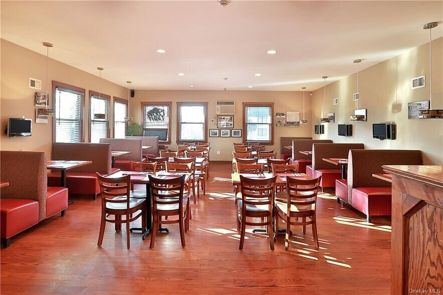 More Photos Of 243-249 Orange Tpke, Sloatsburg Restaurant For Sale