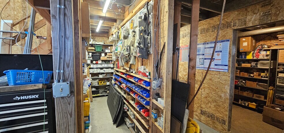 More Photos Of 215 Lawson Ln, Tenmile Warehouse For Sale