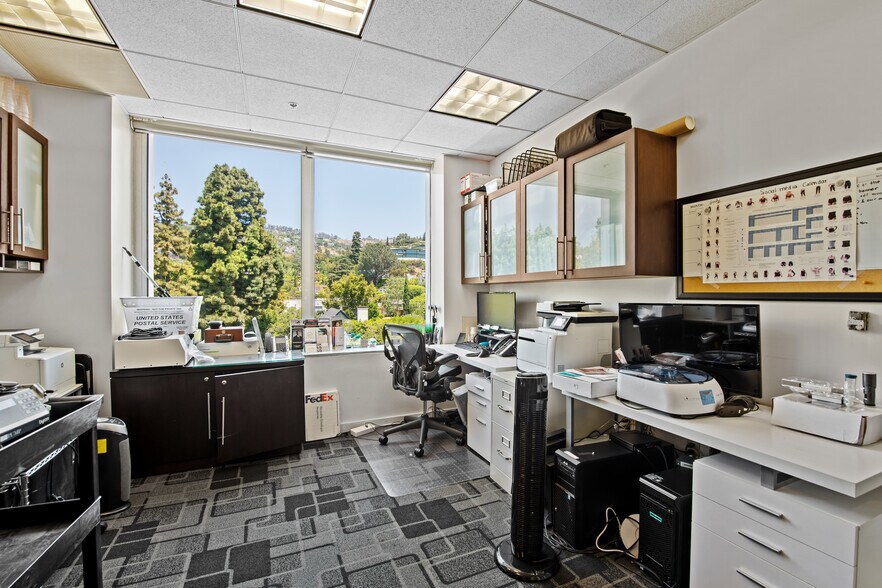 More Photos Of 9201 W Sunset Blvd, West Hollywood Medical For Lease