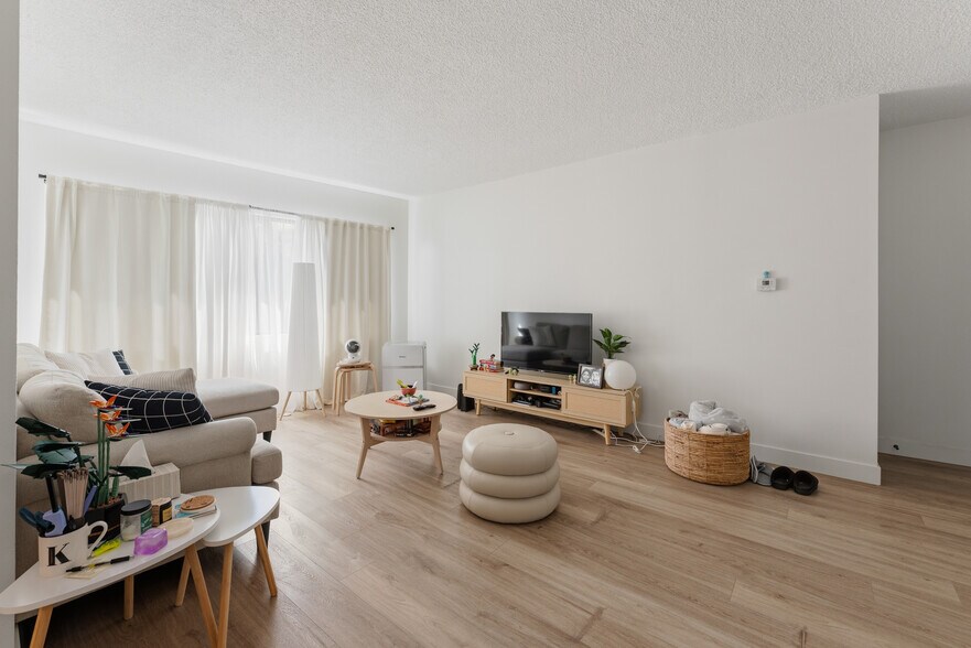 More Photos Of 5810 San Vicente Blvd, Los Angeles Apartments For Sale