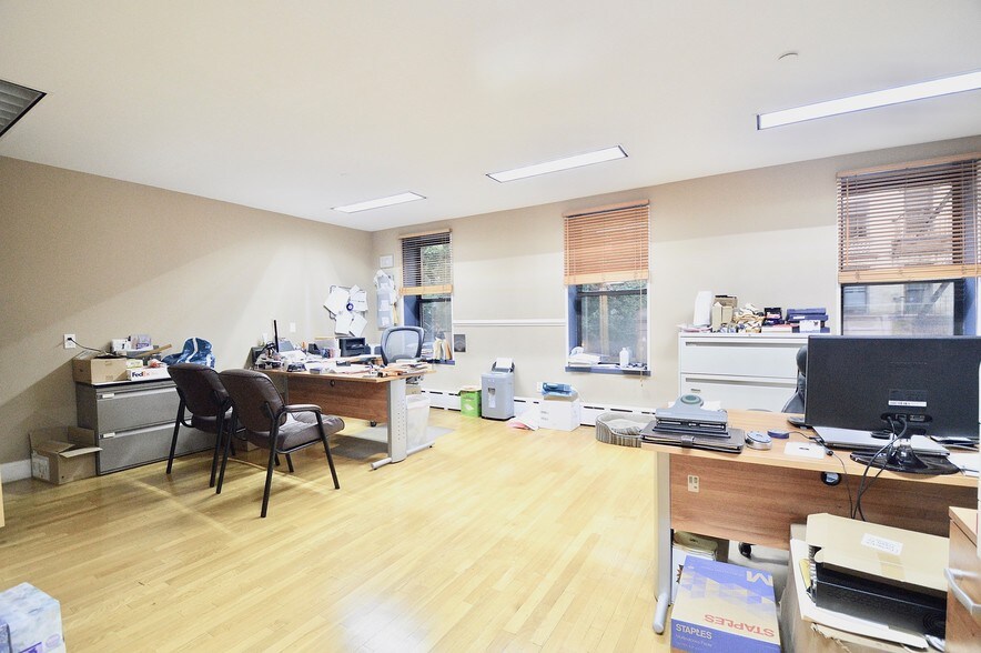 More Photos Of 410-412 W 48th St, New York Apartments For Lease