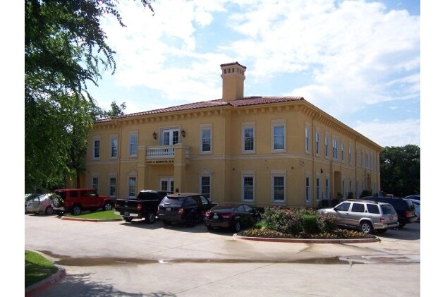 More Photos Of 2304 W Interstate 20, Arlington Office For Lease