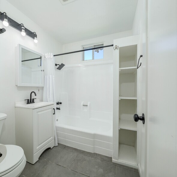 More Photos Of 4301 W Lilac Ave, Santa Ana Multifamily For Sale